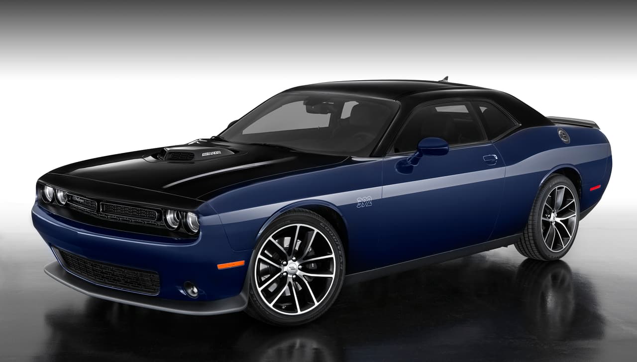 El HEMI en el Mopar ’17 Dodge Challenger está acoplado a una única transmisión manual de 6 velocidades.