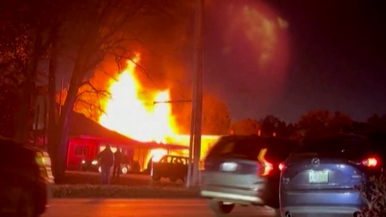 Un pequeño avión se estrelló la noche del viernes contra un edificio en Keene, New Hampshire. Todos los que iban a bordo murieron, pero los residentes del edificio impactado resultaron ilesos. 
<a href="https://www.univision.com/noticias" target="_blank">Sigue las últimas noticias en Univision. </a>