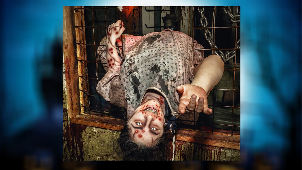 <b>Fear Factory</b>: Seis edificios de hasta seis pisos con dos pasajes subterráneos forman parte de esta increíble y terrorífica atracción. Las entradas van desde los $19 y las tienes que reservar en
<a href="https://fearfactoryslc.com/ " target="_blank">https://fearfactoryslc.com/ </a>
<br>Dirección: 666 W. 800 South, Salt Lake City.