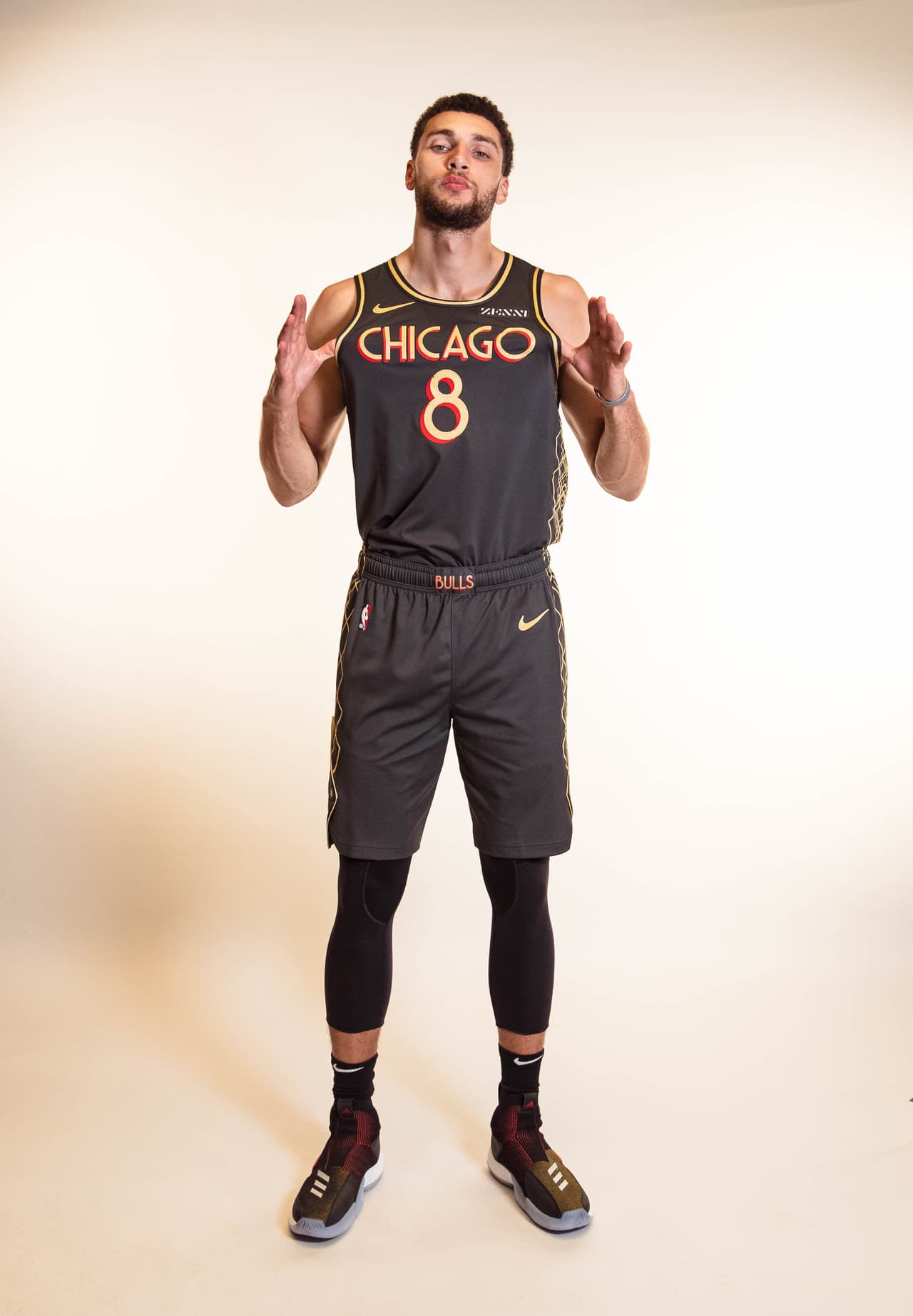 La temporada 2020-21 marca la cuarta temporada de la serie de uniformes Nike City Edition. Sobre la base del tema que establecieron los Bulls en 2017-18, cada uniforme City Edition ha sido una oda a Chicago, incorporando la emblemática bandera de Chicago o los uniformes azules de la temporada pasada, que rindieron homenaje al río Chicago.