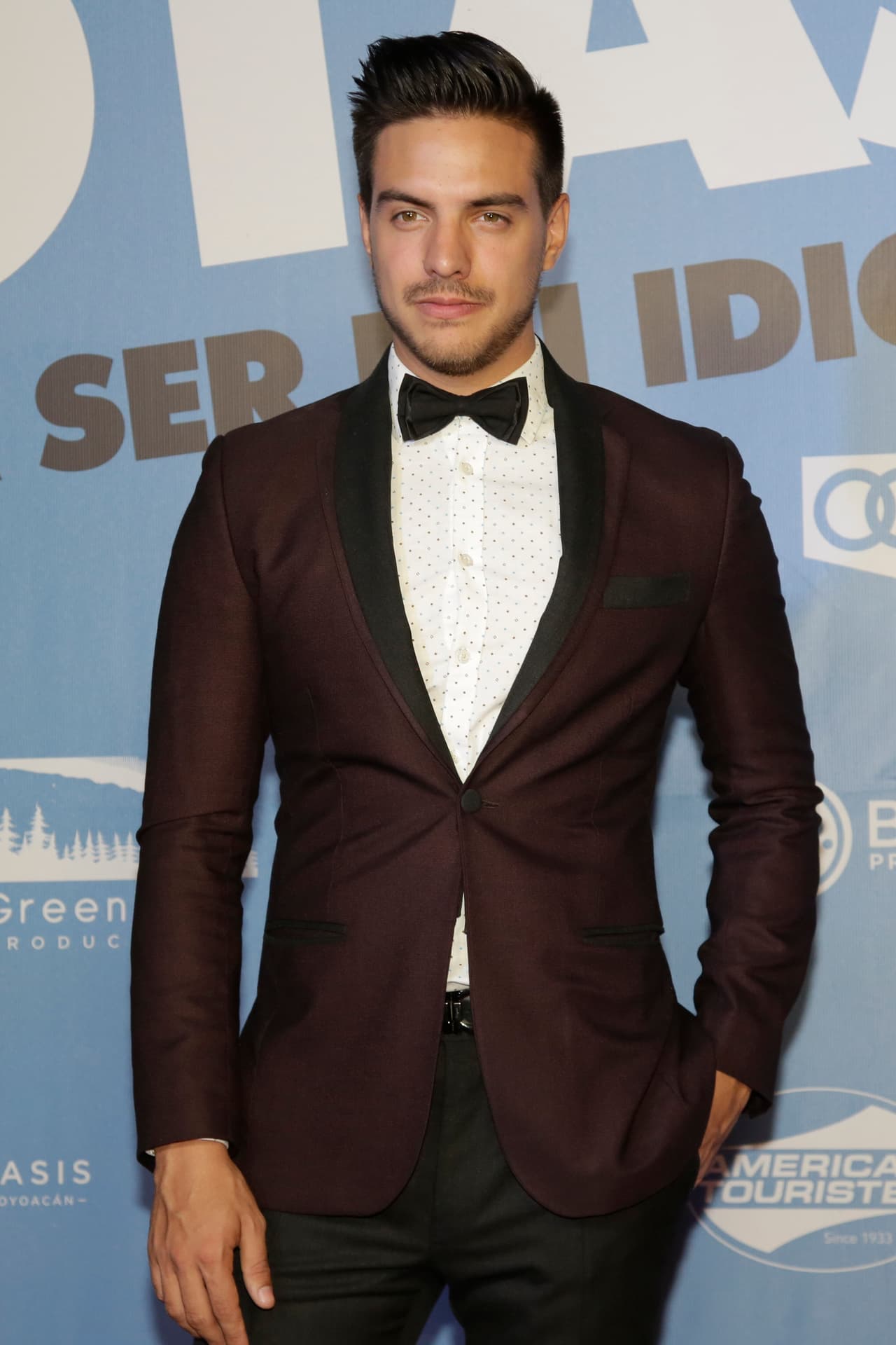 Vadhir Derbez también aparecerá pronto en la cinta 'How to be a Latin Lover' junto a su padre.