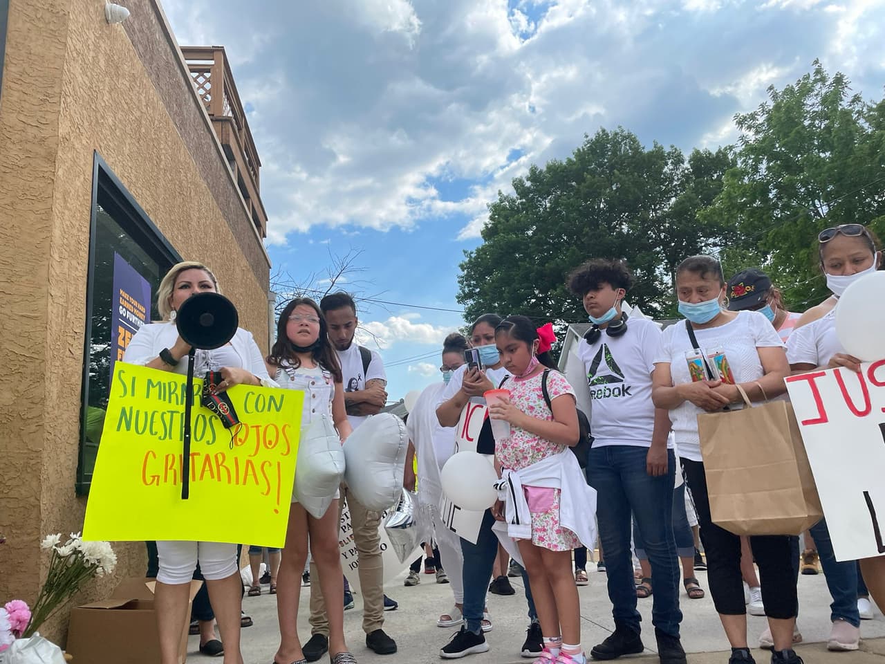 "Era mi hija y me la quitaron", dijo la madre de Ruiz-Basilio, Celia Basilio, mientras conversaba con la reportera de 
<a href="https://www.univision.com/local/philadelphia-wuvp/">Noticias Univision 65 </a>
<b>Charlene Santiago</b>.
<br>