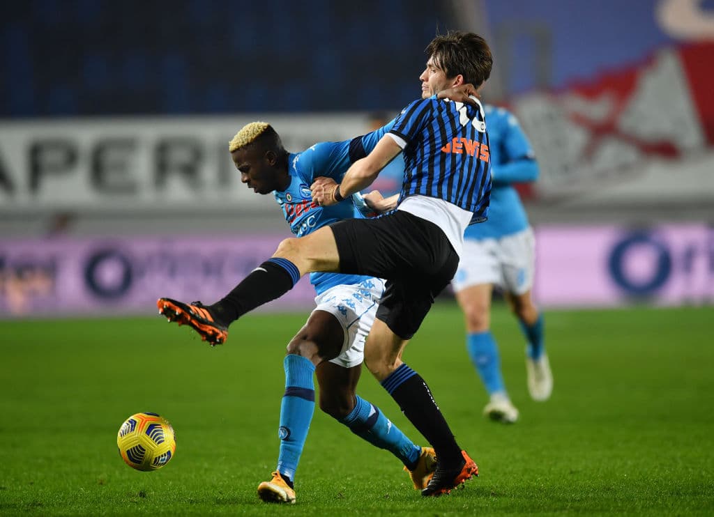 Duván Zapata, Robin Gosens, Luis Muriel y Cristian Romero fueron los encargados de anotar en la victoria 4-2 del Atalanta sobre el Napoli. Atalanta se mantiene en la tercer posición de manera momentánea y el Napoli se queda en la séptima posición, aunque tienen un partido pendiente por jugar.