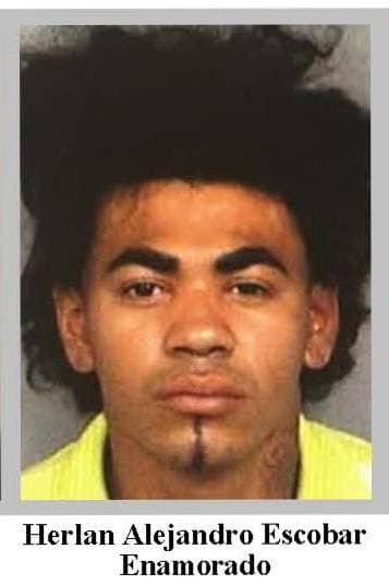 Herlan Alejandro Escobar se le acusa de asalto con arma mortal.