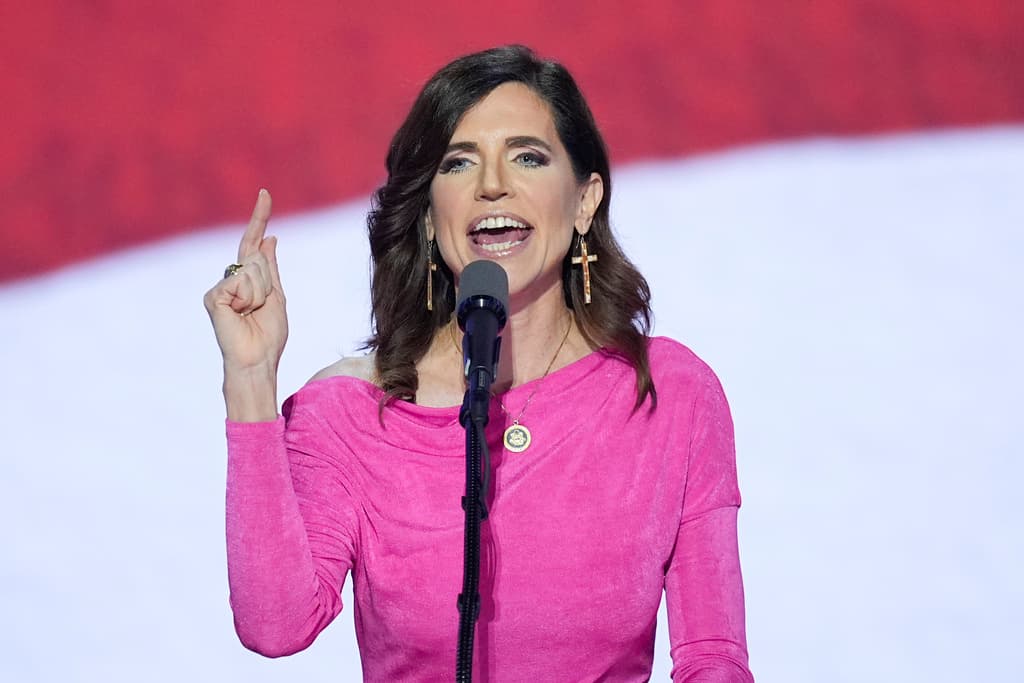 La representante republicana Nancy Mace, fiel seguidora de Trump, lanzó su candidatura para gobernadora de Carolina del Sur.