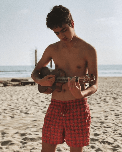 Por otro lado, Sebastián Poza ha logrado conquistar a sus admiradoras en Instagram gracias a su carisma y atractiva figura. 
<br>