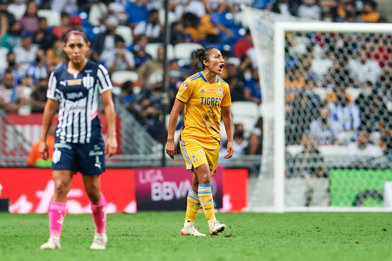 Con 20 minutos por jugarse, Tigres encontró el empate gracias al ‘sombrerito’ de Stephany Mayor tras un descuido en la defensa de Rayadas.