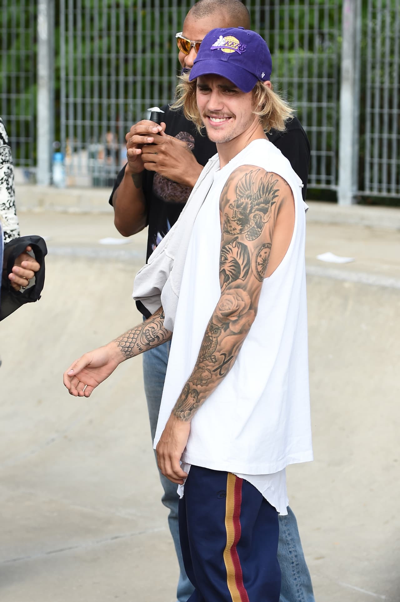 De acuerdo a la fuente, Scooter Braun ha apoyado a Justin Bieber en los altibajos que ha tenido durante su carrera y su vida personal, principalmente en meses recientes en los que el cantante tuvo 
<b><a href="https://www.univision.com/famosos/justin-bieber-no-regresara-a-la-musica-hasta-que-repare-sus-problemas-mas-arraigados" target="_blank">problemas de salud mental </a></b>(depresión y ansiedad).