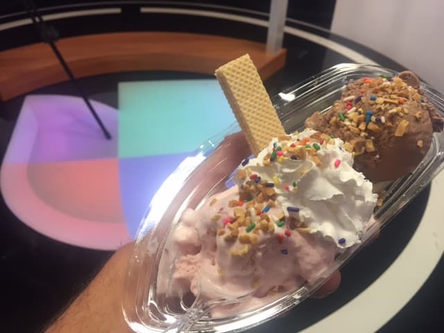 El equipo de Univision Chicago celebró estar a tu lado con un día de helado. Mira las fotos de la fiesta y mil gracias por tu preferencia.