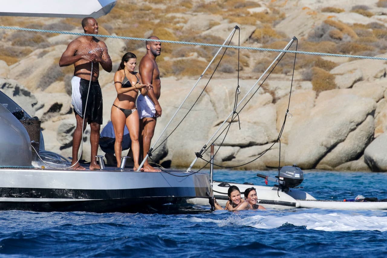 Photo © 2017 Backgrid UK/The Grosby Group *EXCLUSIVE* The American actress Eva Longoria along with her husband Jose Baston, the Puerto Rican actor Amaury Nolasco and friends are spotted having fun taking part in watersports and spending their time at the beach in Rhenia Island, Mykonos, Greece