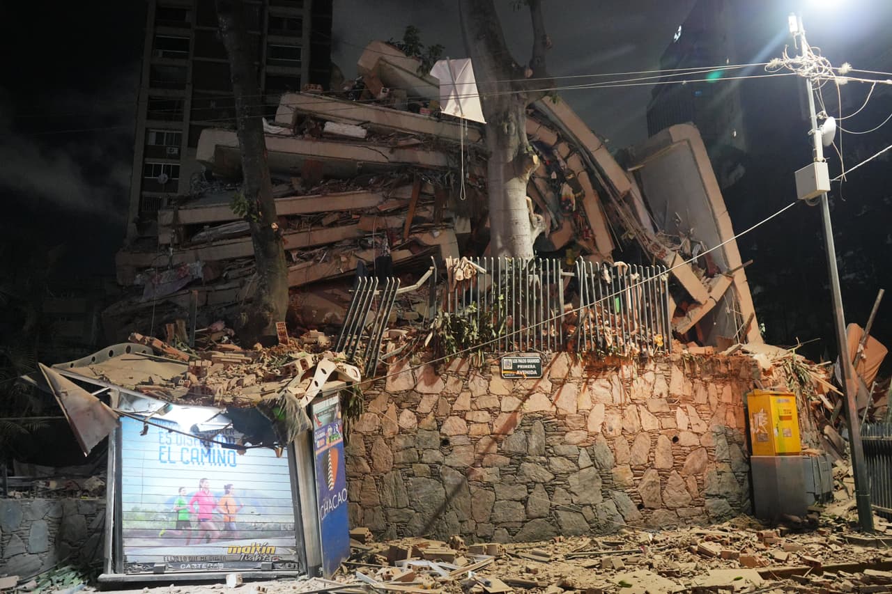 Edificio derrumbado tras un terremoto en Caracas, Venezuela, el miércoles 24 de junio de 2026.