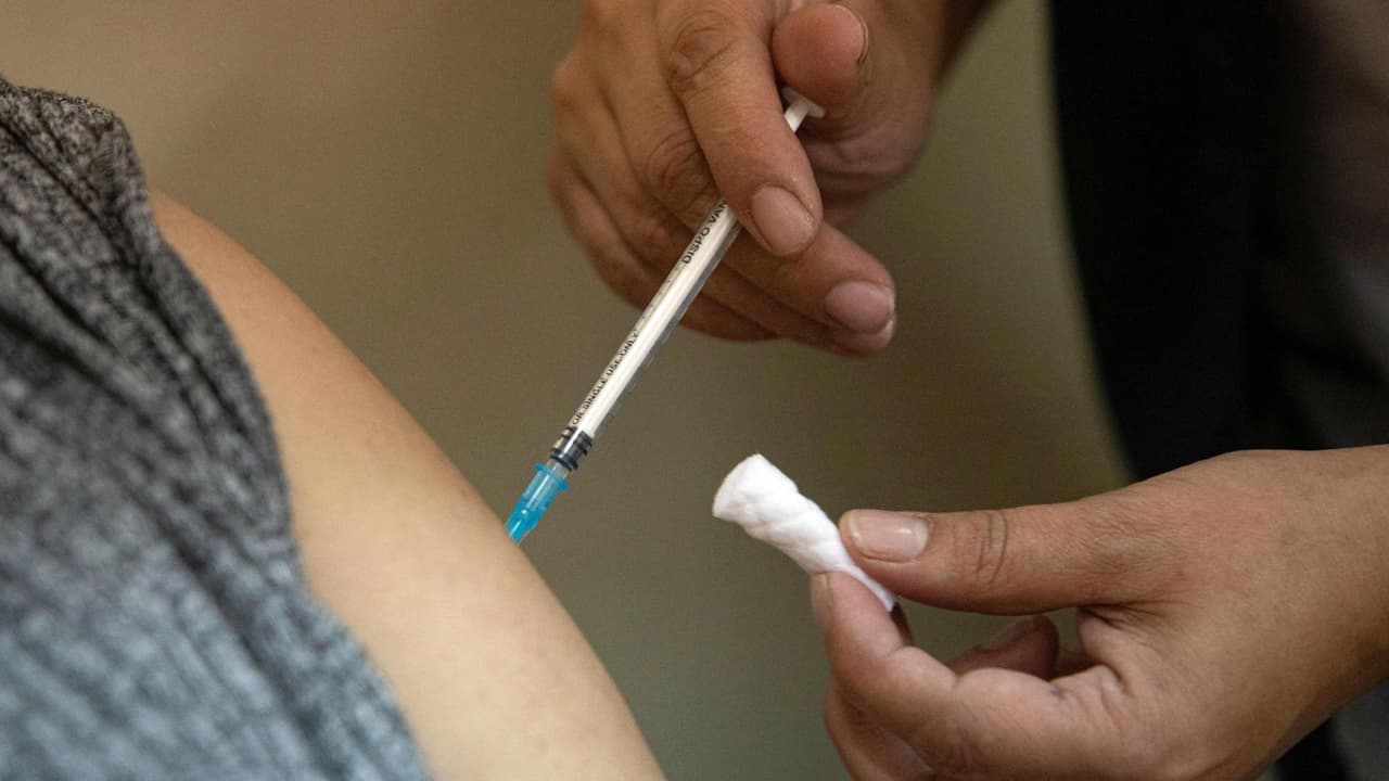 Vacunas covid-19 en niños: ¿Qué pasa cuando los padres no llegan a un acuerdo para vacunarlos?