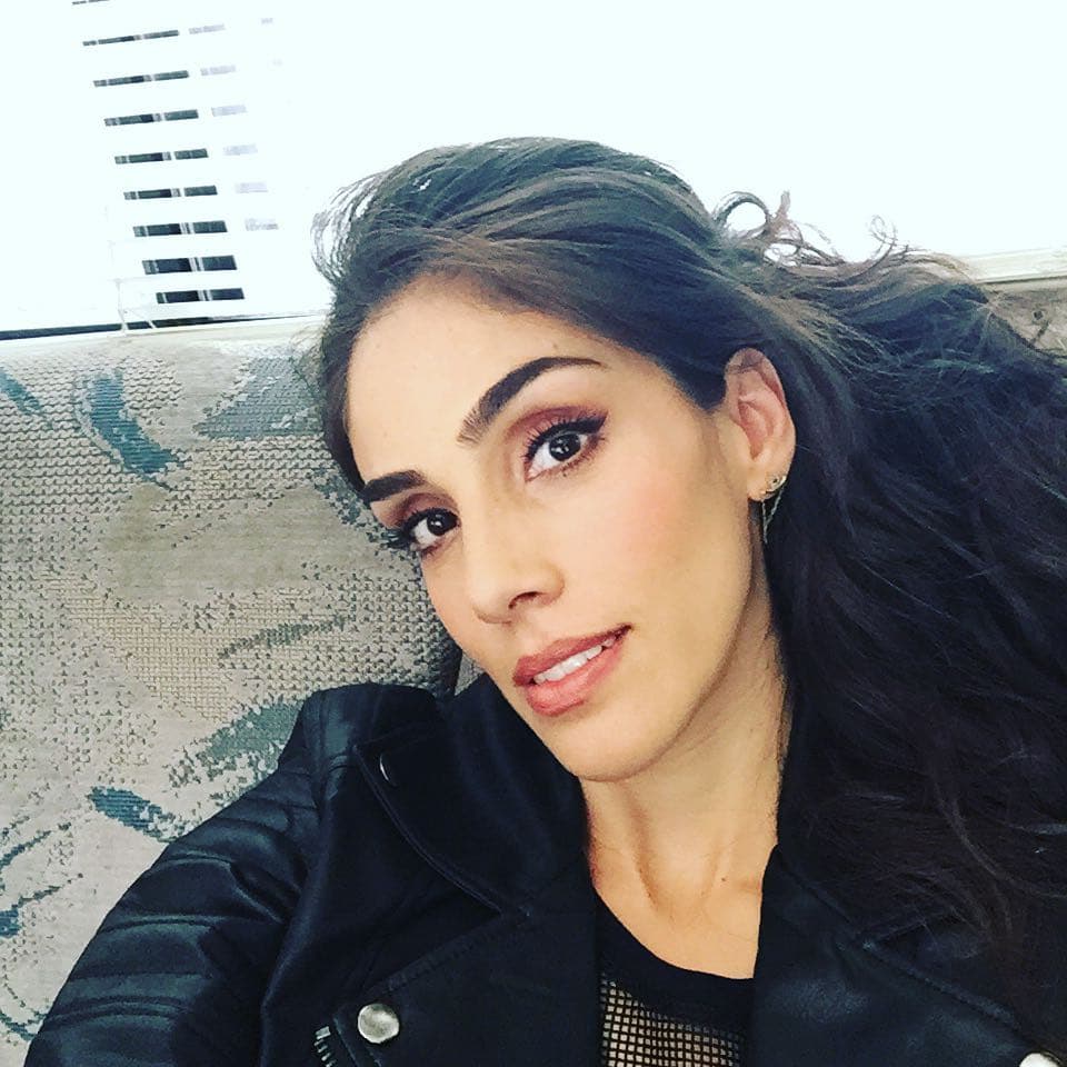 Ese mismo año, participó en la cinta 
<b>Savages</b>, donde daba vida a la hija de 'La Madrina', personaje interpretado por 
<b>Salma Hayek</b>, una líder de un grupo de narcotraficantes.