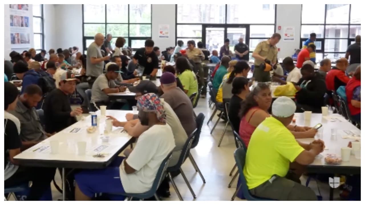 Sirven gratis 400 comidas en Paterson a los más necesitados
