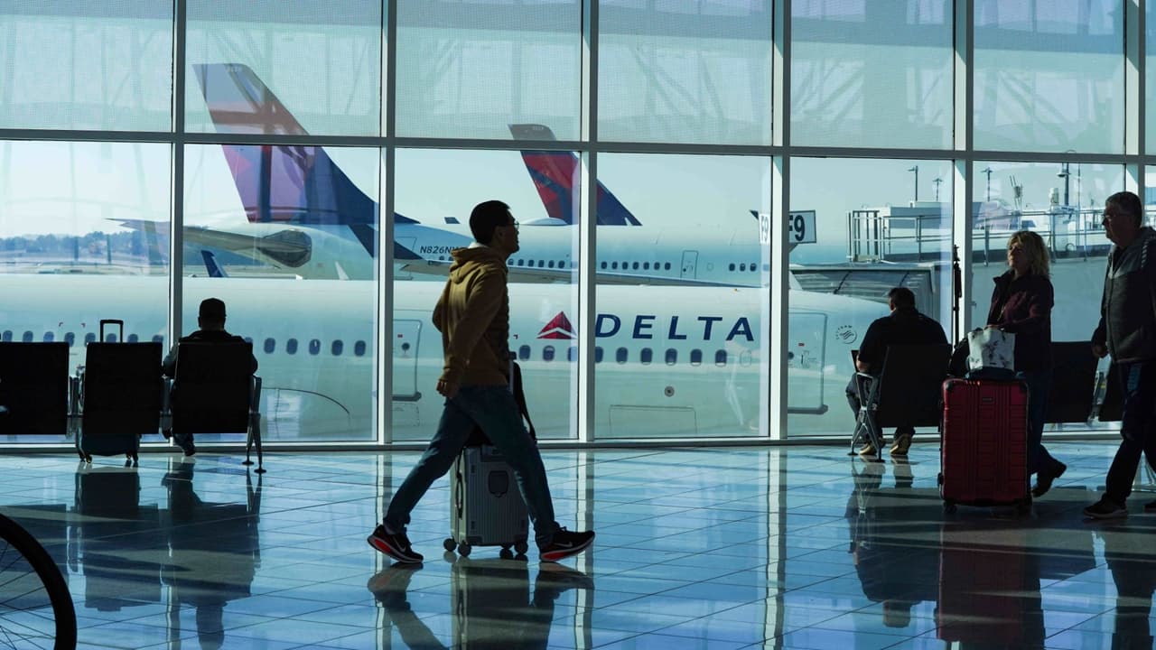 La FAA anuncia recorte del 4% en vuelos: aerolíneas de Atlanta afectadas con 80 vuelos cancelados