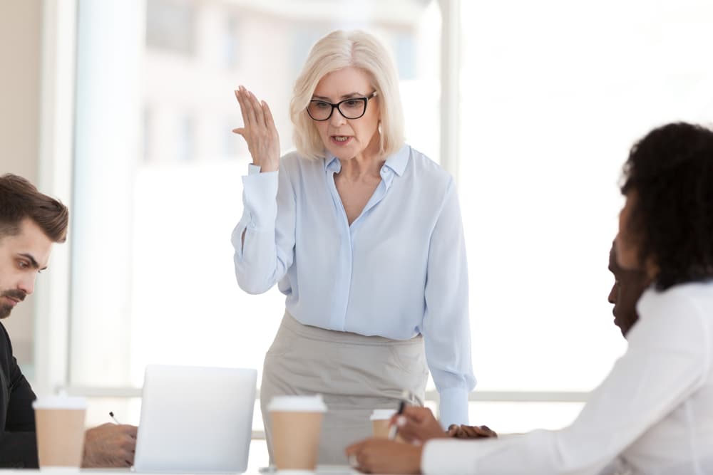 <b>El Buey en el mes del Gallo (Los nacidos en 1937, 1949, 1961, 1973, 1985, 1997, 2009)</b>
<br>
<br>En este Mes del Gallo hay gentes entrometidas que deben ser puestas en su sitio. Si alguien se interpone en tu vida sentimental, recházalo sin reservas, y por supuesto, sin tener que acudir a los insultos ni ofensas que no van con tu educación y formación.