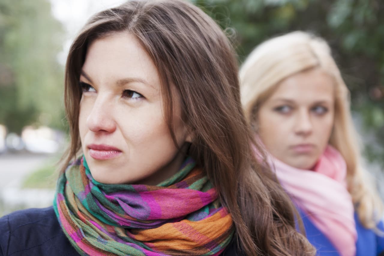 Por otra parte, Venus, retrógrado desde el 4, te advierte sobre los problemas que podrían surgir si prestas atención a los comentarios de personas negativas y quejumbrosas a las que nada les parece bien. Es un mes para vivirlo con intensidad, no dejando para mañana lo que debes hacer cada día.
<br>