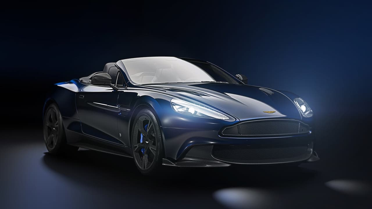 No conforme con eso, el quarterback ya tiene una edición especial de Aston Martin con su nombre, el Vanquish S Tom Brady. Y aunque no se trató de un obsequio por parte del fabricante, pues tuvo que pagarlo con su propio dinero, sin duda puede considerarse afortunado de tener este honor.