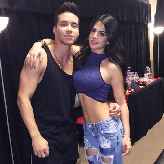Con el éxito llegaron también los grandes amores. La modelo y actriz Emeraude Toubia conquistó su corazón y vive un romance de ensueño.