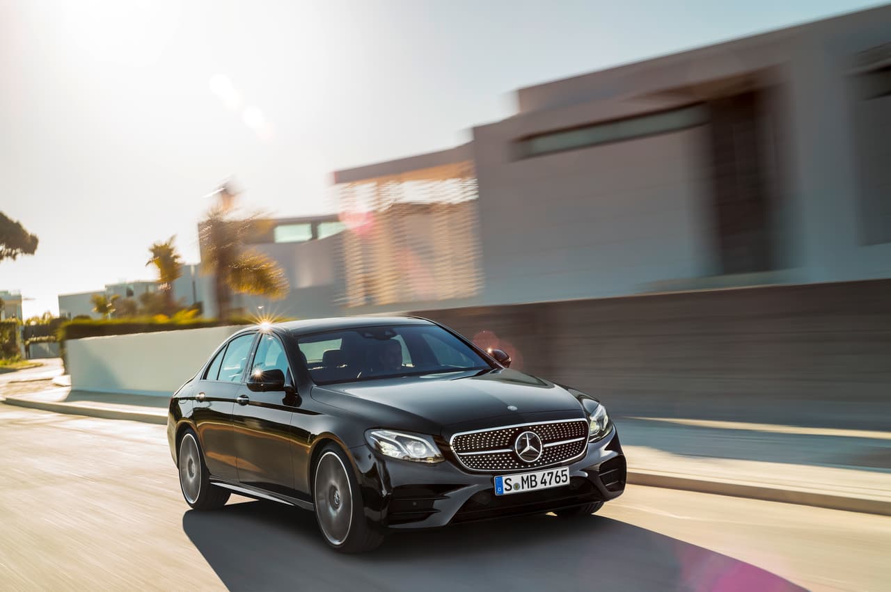 El Mercedes-AMG E43 2017 se beneficia de la transmisión deportiva de AMG de 9 velocidades 9G-TRONIC