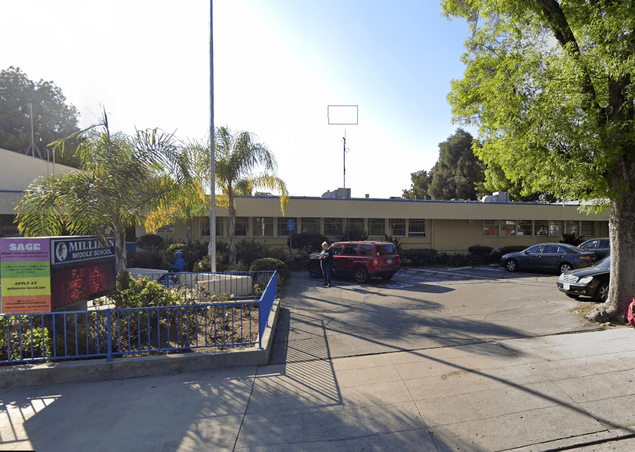 Fuga de gas provoca cierre de escuela en Sherman Oaks