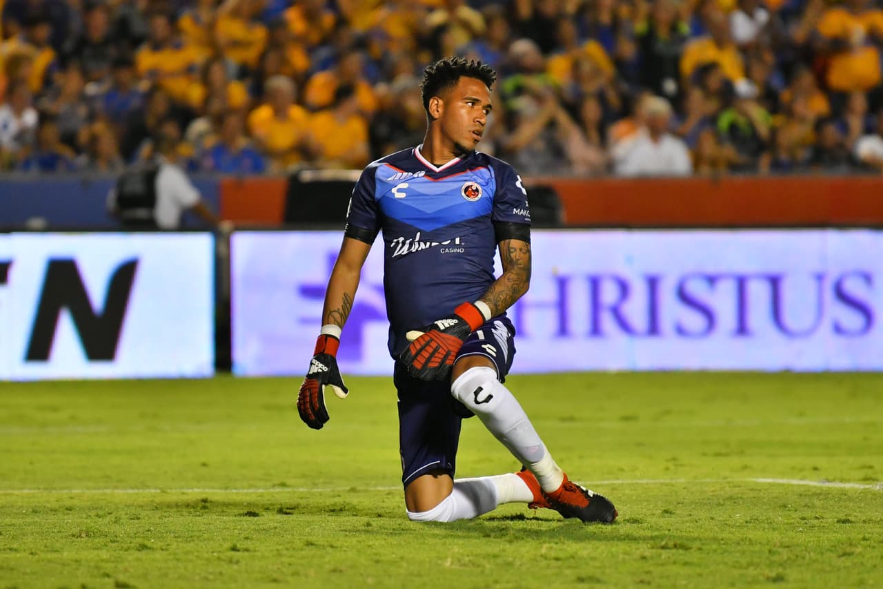 Pedro Gallese termina su contrato el 30 de junio con los Tiburones Rojos de Veracruz. En mercados anteriores se habló de una salida a Boca Juniors ¿Ahora?