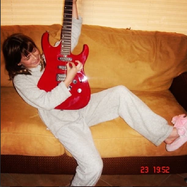 Poco a poco su pasión por la música la iba alejando de los foros de grabación.