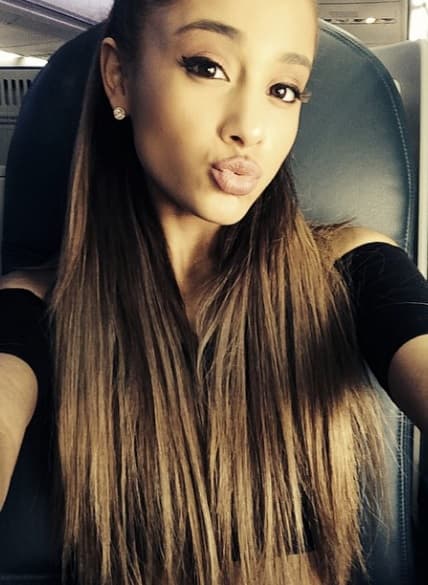 Además le encanta mandar besitos.