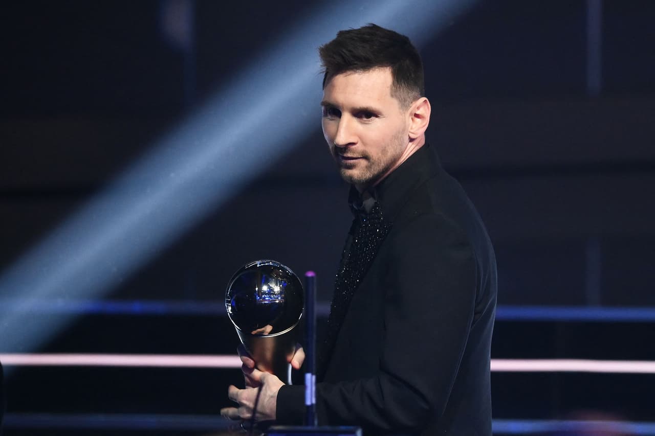 Lionel Messi se alza con el premio The Best a mejor jugador