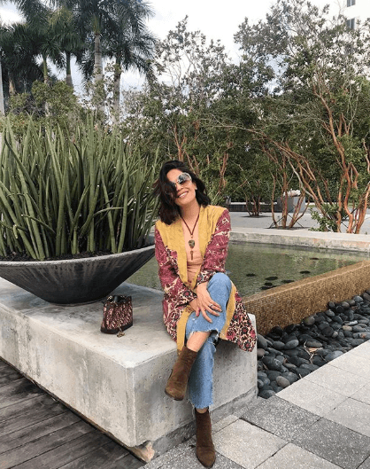 Un día después la conductora mexicana se dejó ver muy relajada, gozando de la tranquilidad y luciendo un look muy cómodo.