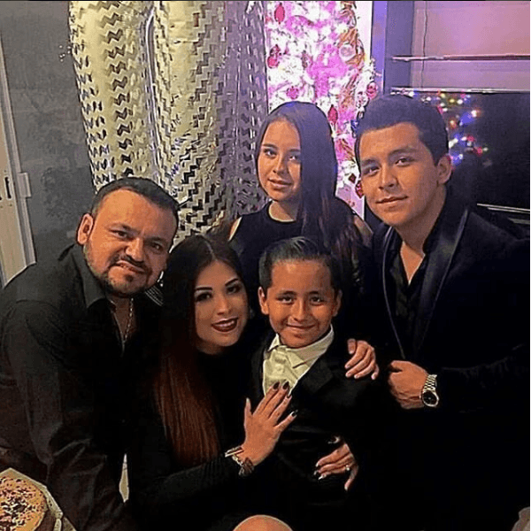Christian proviene de una familia de músicos, de ahí su amor al regional mexicano. Desde los 13 años descubrió que se le facilitaba la composición y gracias a algunos de sus temas que subió a las redes sociales, comenzó a destacar.