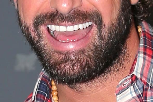 Cuando pensábamos que no creíamos en los hombres esta sonrisa nos conquistó a todas. ¿Ya te sabes la respuesta?