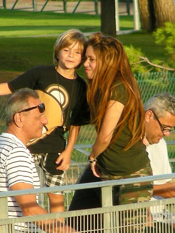 Al respecto una fuente le aseguró a Hollywood Life que ella no tiene la intención de separar a Milán y Sasha de su papá.
<br>