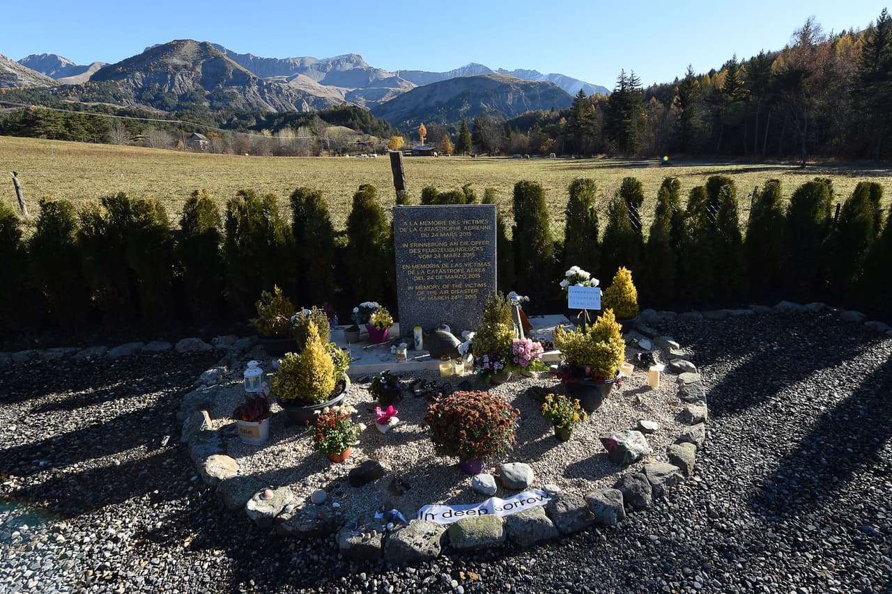 Expertos: copiloto de Germanwings usaba antidepresivos al momento de estrellar el avión