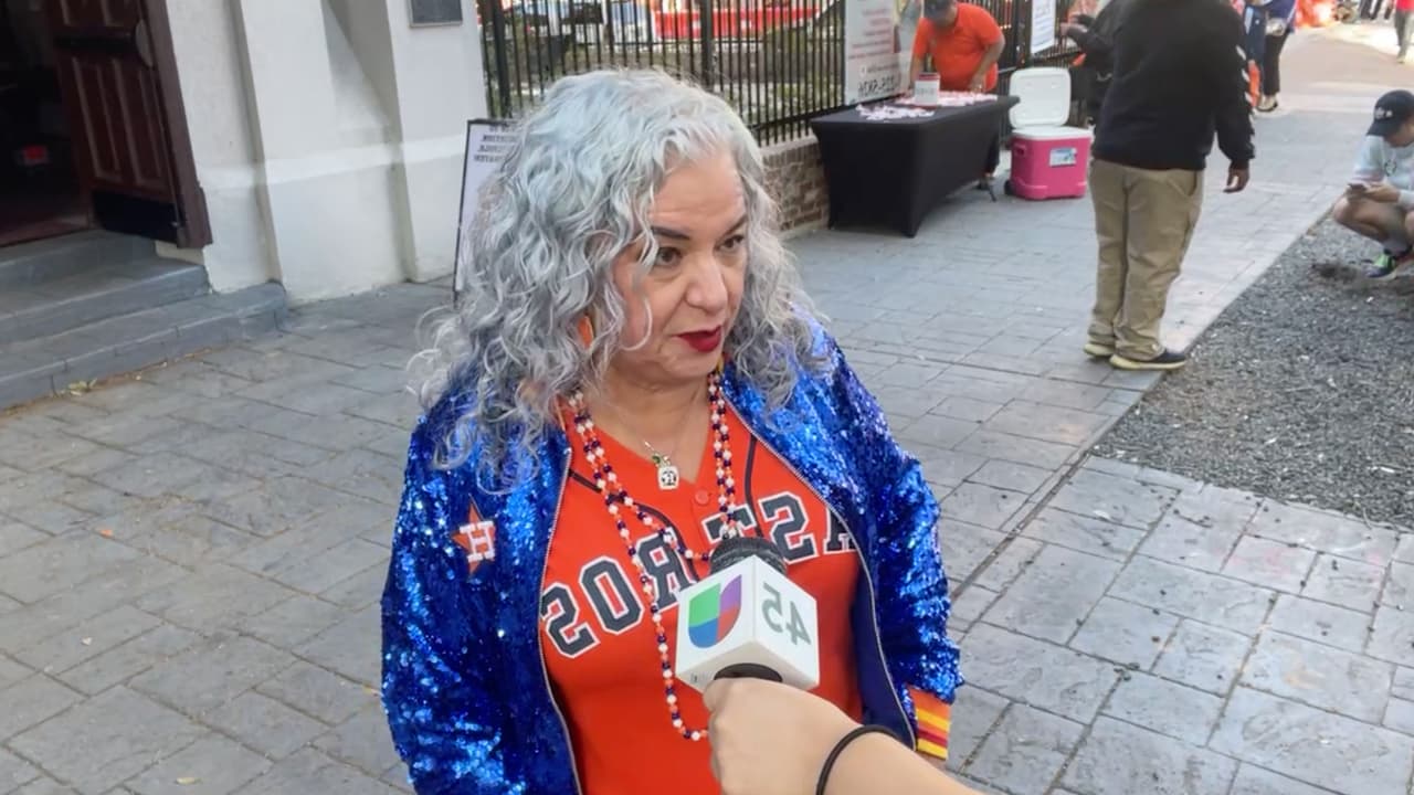 Algunos aficionados han seguido a los Astros en los cinco juegos de la Serie Mundial y aseguran que no podían faltar al sexto en la ciudad Espacial.