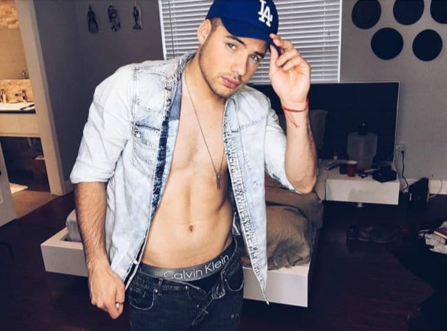 William Valdes sabe cómo hacer derretir a sus fans. (Abril 5, 2016)