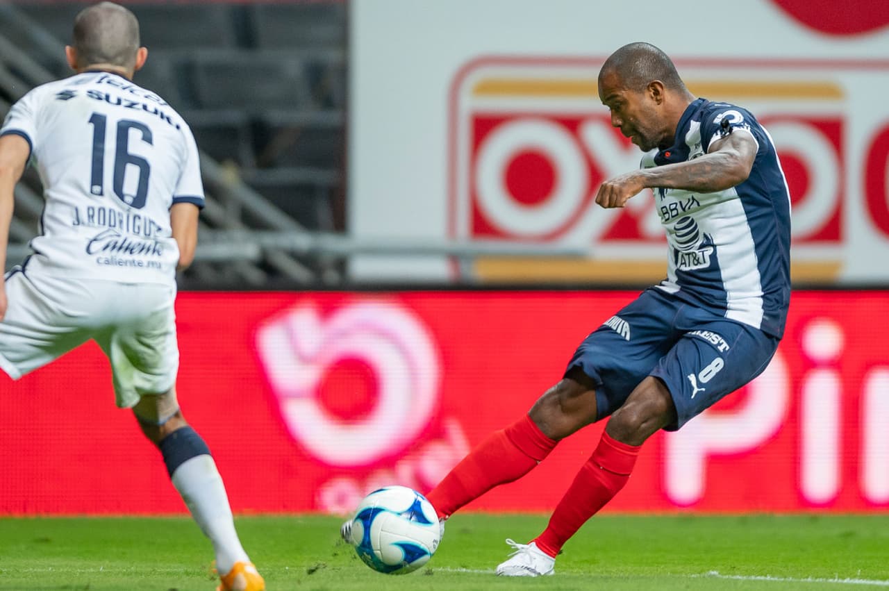 Aké Loba (31’) marcó el solitario tanto que definió el encuentro. Alan Mozo dejó a los pumas con diez hombres desde el 37’ de juego por una fuerte entrada. En la sexta fecha de la competición, Monterrey visitará a Santos y Pumas hará lo propio con Toluca.