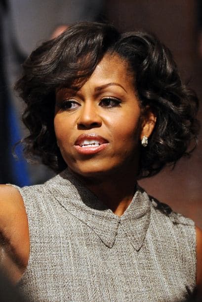 La primera dama siempre se ocupa de la salud, disciplina y éxito de sus hijas, antes que de la política, aunque en ambas tareas se saca un 10. Ha demostrado que además de ser una profesionista exitosa, madre dedicada y luchadora incansable, es una icono de moda y 'glamour'. Sin duda, ella es ejemplo y motivación para muchas madres que deben ser líderes, fuera y dentro de casa.