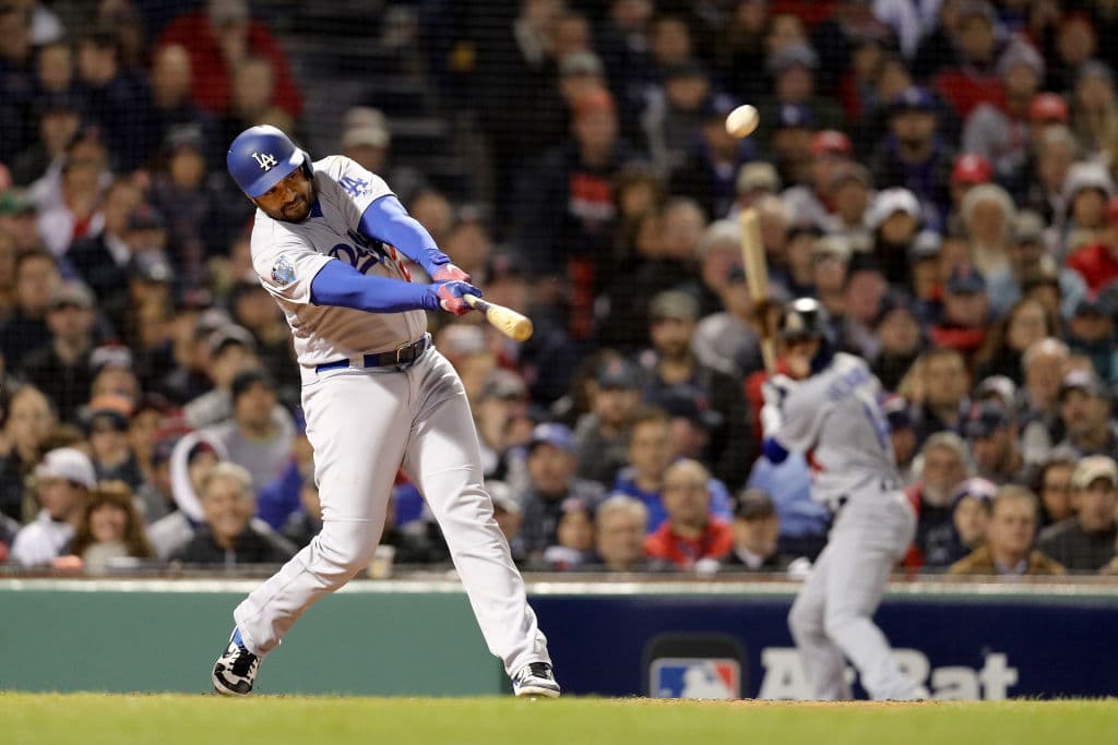 Pero en la apertura de la segunda entrada los Dodgers respondieron. En cuenta llena Chris Sale quiso pasar con una recta por el centro a Matt Kemp, pero este le descifró el pitcheo y le pegó jonrón.