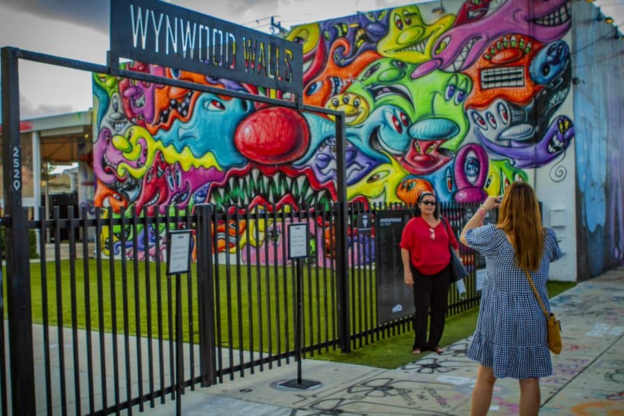 Las calles del lugar son recorridas de nuevo por quienes disfrutan los grafitis, o buscan un lugar para tomarse una foto y compartir en las redes sociales.