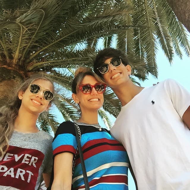 "A la vez les pido también discreción,
<b> les pido respeto para mis hijos</b>, les pido respeto para mí. Después de la muerte de mi madre cuando yo era niña, este es definitivamente 
<b>el dolor más grande que yo he tenido que vivir</b>", dijo.
<br>