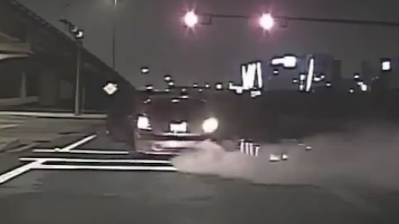 Hombre sentenciado a 20 años en prisión por arrastrar a oficial con su auto