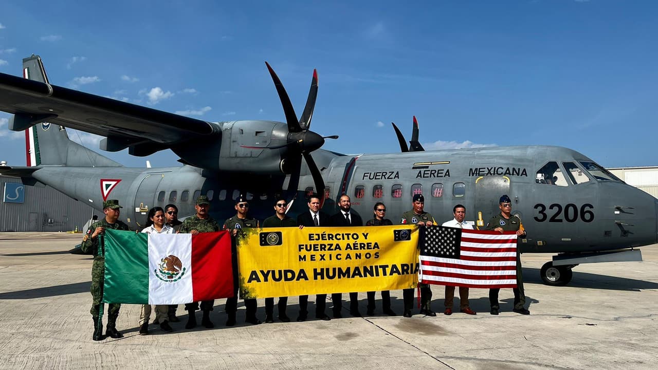 Los cuerpos repatriados iban a ser llevado hasta los familiares. Este fue el primero de al menos tres vuelos con los restos de quienes perdieron la vida el pasado 27 de junio.