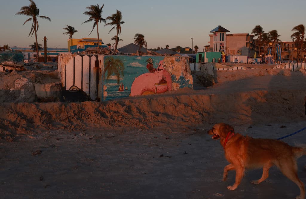 Orden de evacuación a Fort Myers Beach por el huracán Milton incluye boleto para regresar a casa