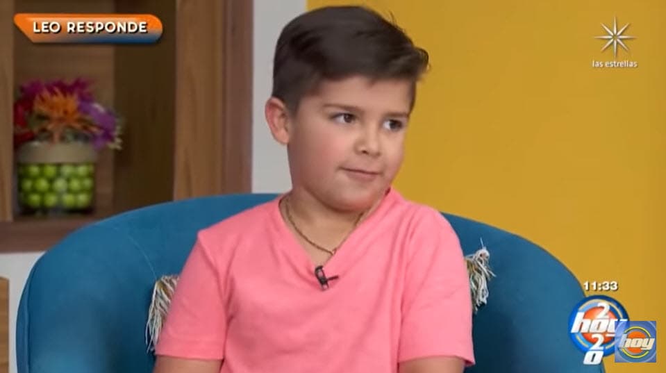 Luego, con seriedad, explicó: "Los bebés están en un cielo especial porque no van a ver a los muertos. 
<b><a href="https://www.univision.com/estilo-de-vida/sexo/hablemos-de-sexocon-los-ninos" target="_blank">Están en un cielo especial</a> </b>y después y ahí escogen una pareja y 'puc', llegan a la mamá y ahí ya se embaraza".
<br>