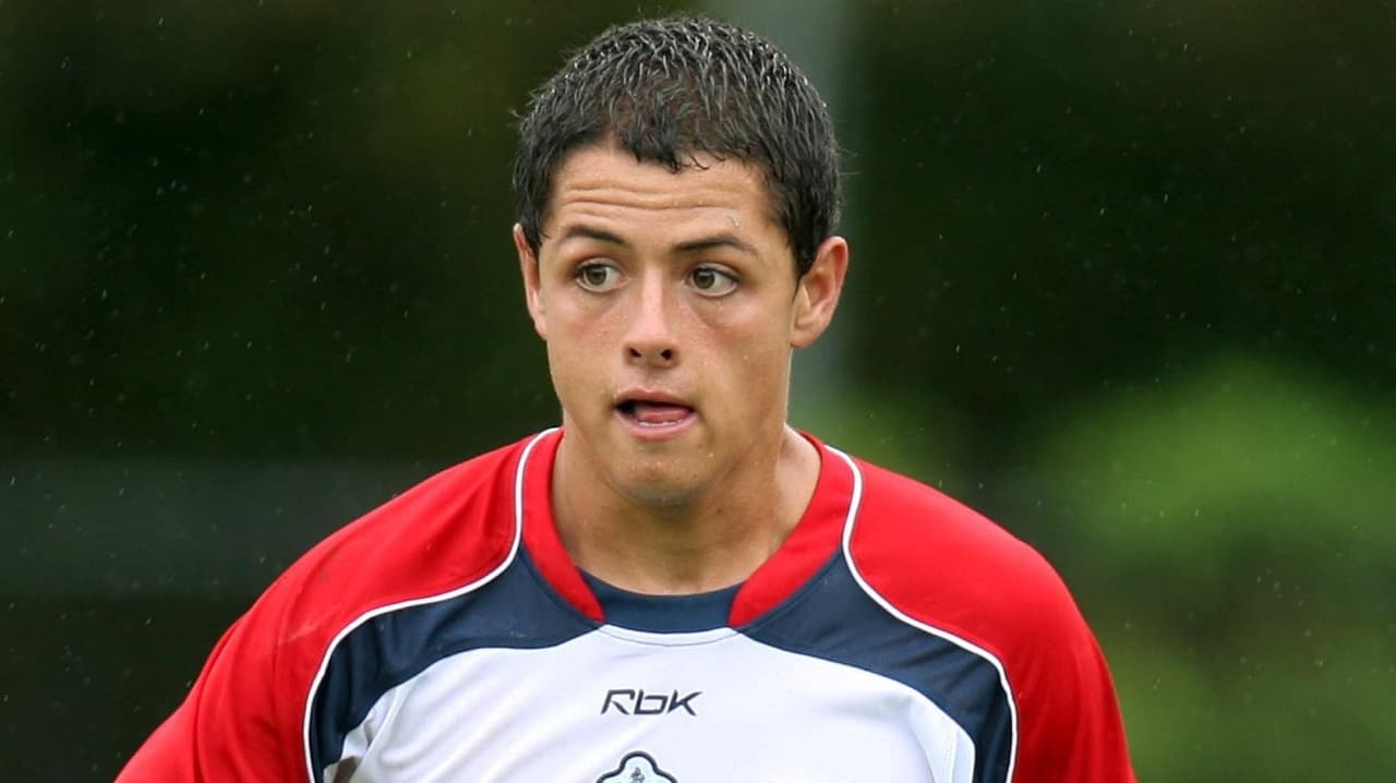 1.- Javier ‘Chicharito’ Hernández debutó con gol en el Apertura 2006, anotó el cuarto gol en el triunfo de Guadalajara por 4-0 sobre los Rayos del Necaxa. Una presentación soñada. 
<br>