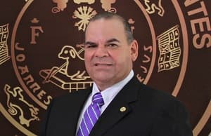 Nelson del Valle enfrenta cargos por conspiración, robo de fondos federales, fraude y entre otros