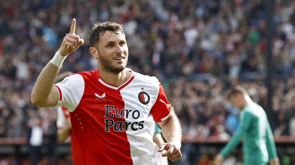 Santiago Giménez es el MVP de agosto en el Feyenoord