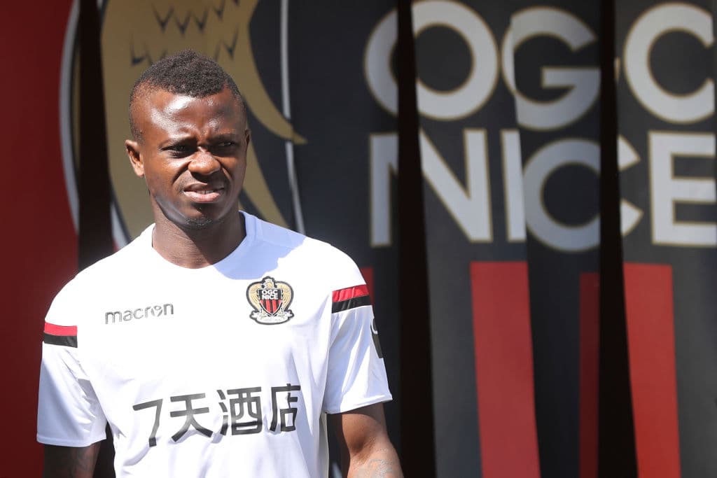 El marfileño Jean-Michael Seri es nuevo jugador del Fulham, proveniente del Niza de Francia, que recibió 20 millones de euros por este traspaso.