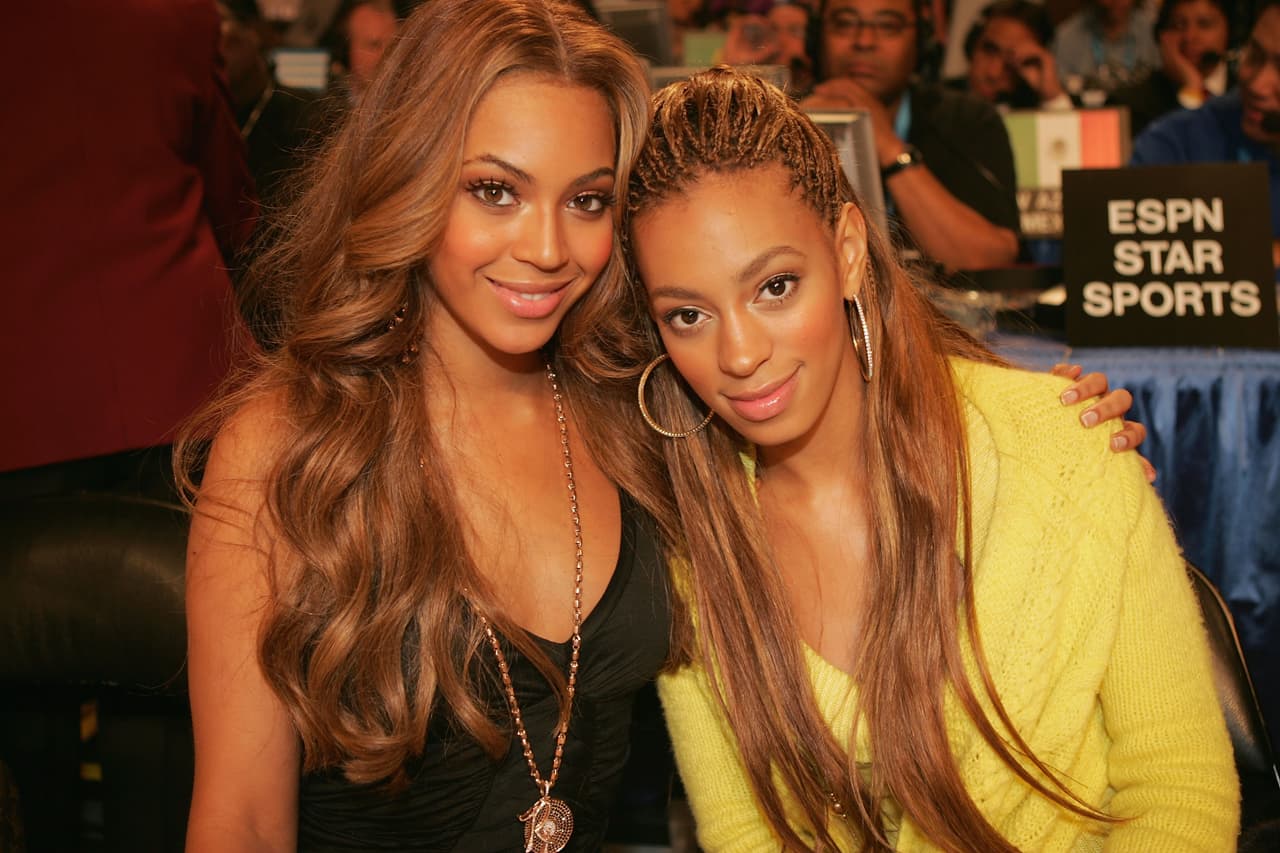 <b>#9 Beyoncé y Solange</b>
<br>Las hermanas Knowles se han hecho de un renombre en la industria de la música y cada una tiene un estilo musical distintivo.